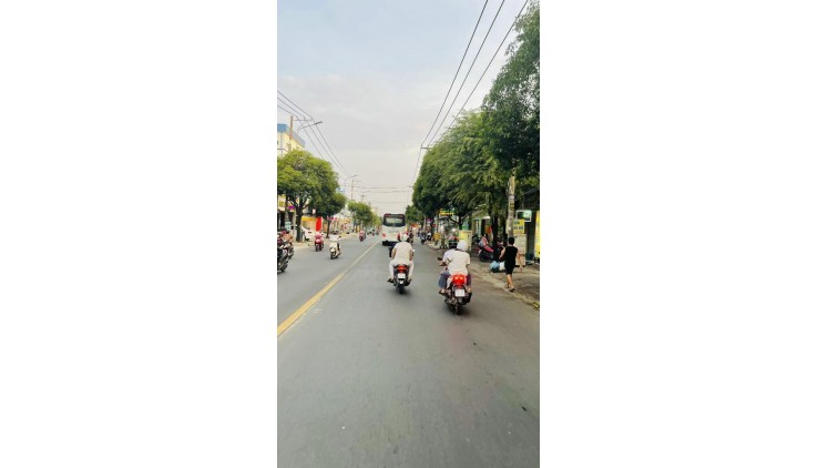 (Hiếm) Ngang 5.6m Bề Thế, 66m2, Chỉ 4.6 Tỷ Thương Lượng, Hoàn Công Đủ, Lê Văn Khương – Quận 12.